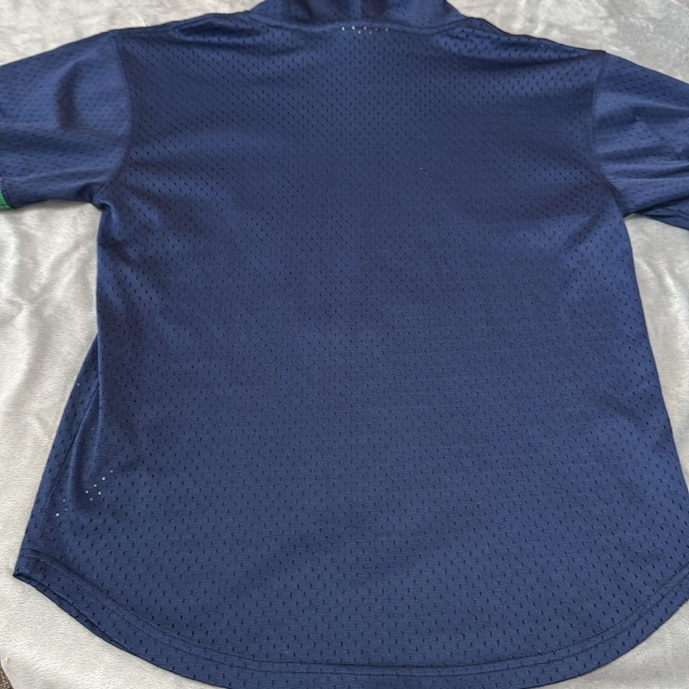 Dallas Mavericks Mitchell & Ness Youth Hardwood Classics Unbeaten Hoodie T-Shirt - Picture 12 of 14